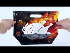 Embalagem de frango assado em microondas em uso Saco de frango de plástico com fecho